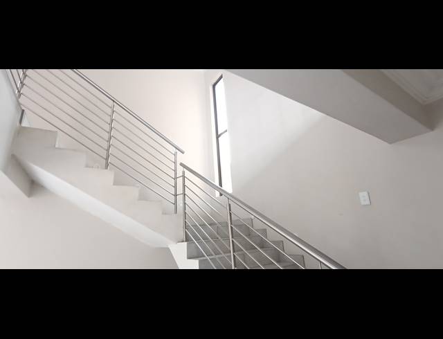 4 BEDROOM DUPLEX TO LET IN MODEL PARK